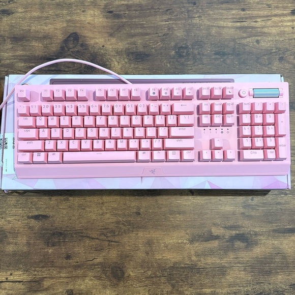 Razer BlackWidow V3 Quartz Keyboard with RGB Lighting - Picture 3 of 10